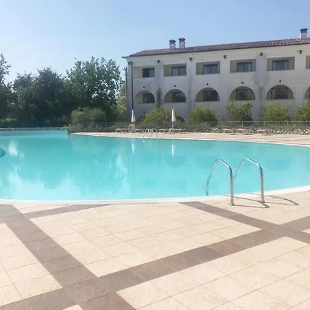 The Of Color - With Pool Holiday home